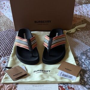 Burberry Clintonville Thong Sandals NWT MENS SZ 41 3D Icon Stripe Sandals IN BOX